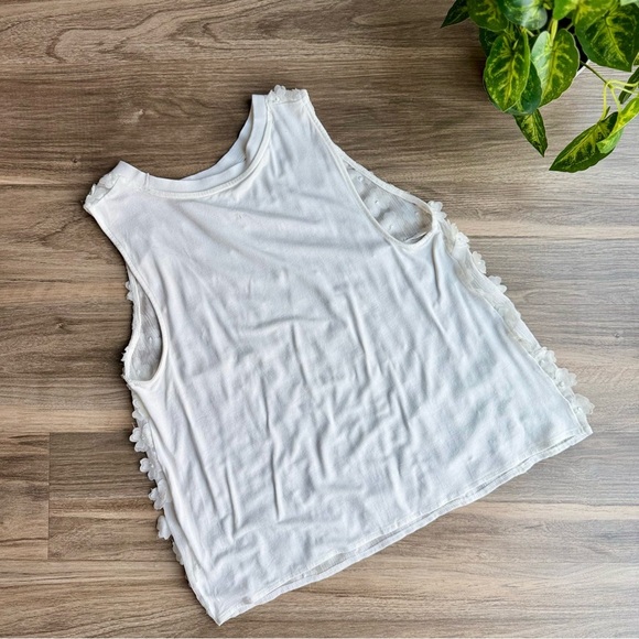 A New Day Sheer Cream Sleeveless 3D Floral Appliqué Top Blouse Size S - Picture 11 of 11